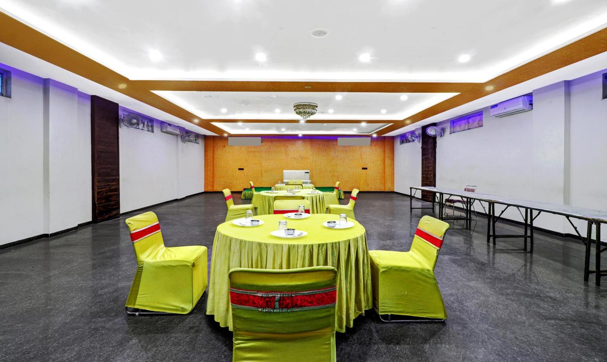 Itsy Hotels Anjali Mahal 500, Mtrs From Mathura Railway Station Dış mekan fotoğraf