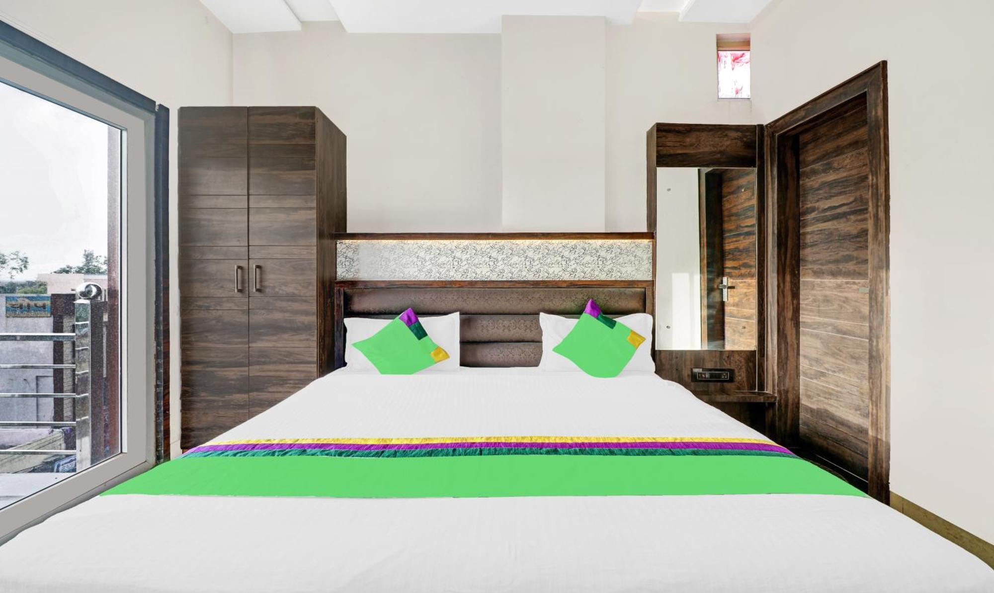 Itsy Hotels Anjali Mahal 500, Mtrs From Mathura Railway Station Dış mekan fotoğraf