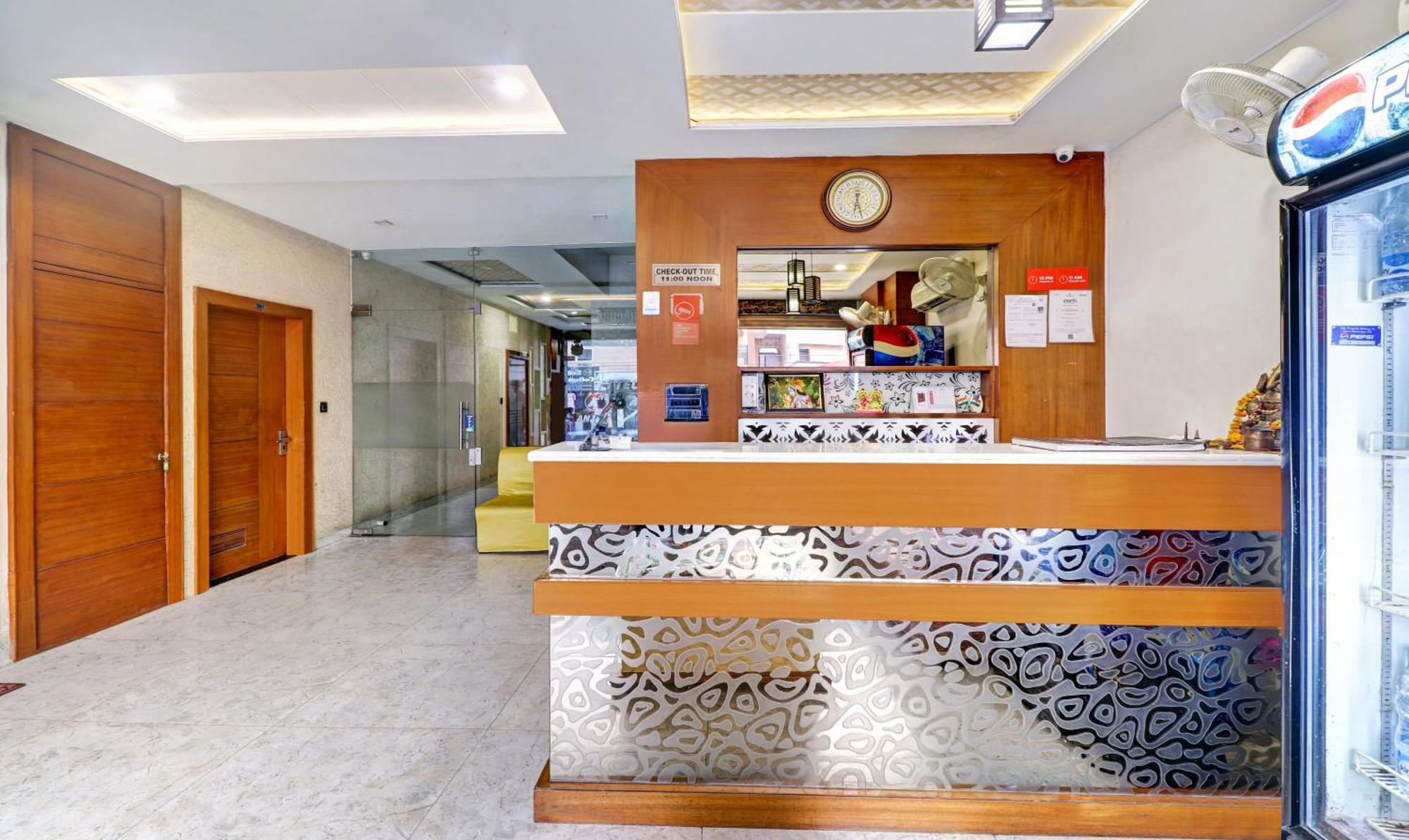 Itsy Hotels Anjali Mahal 500, Mtrs From Mathura Railway Station Dış mekan fotoğraf